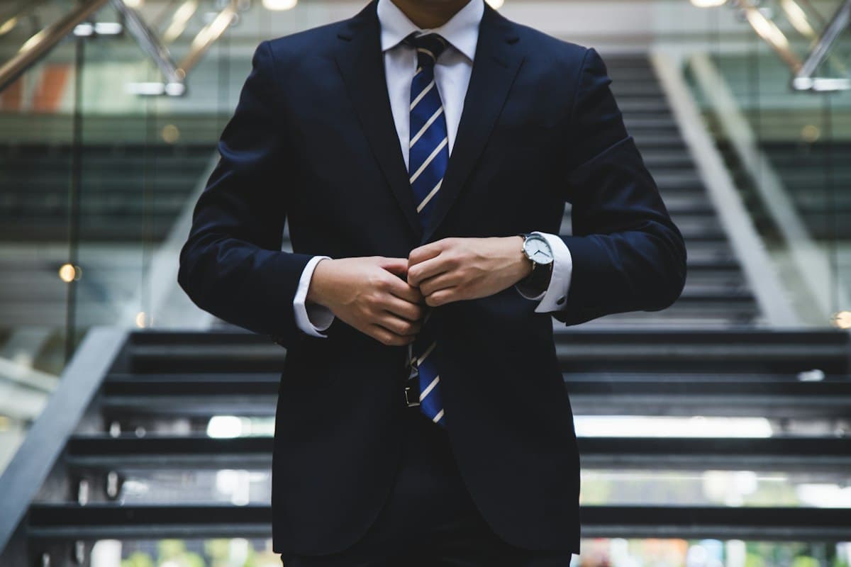 Drafting data sharing agreements and managing re-identification risk